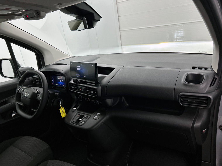 Vehicle Image 29