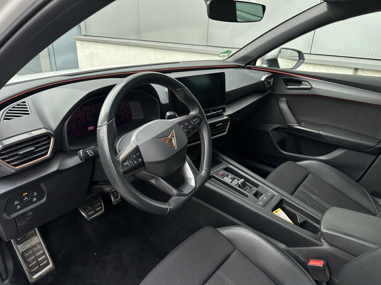 Vehicle Image 12