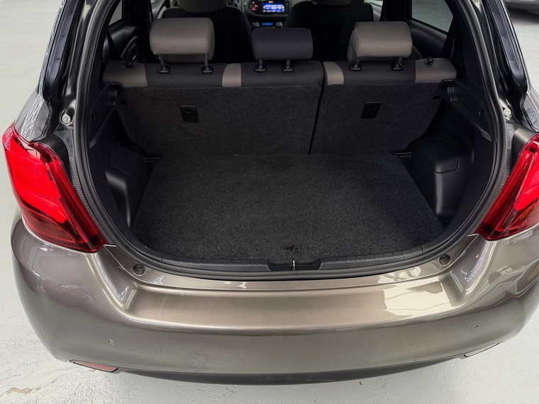 Vehicle Image 35