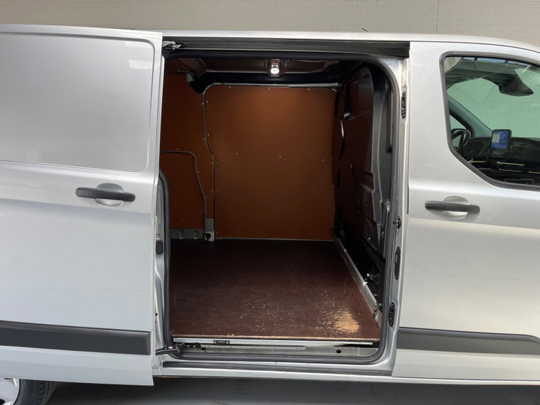 Vehicle Image 30
