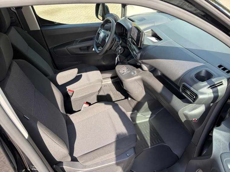 Vehicle Image 31