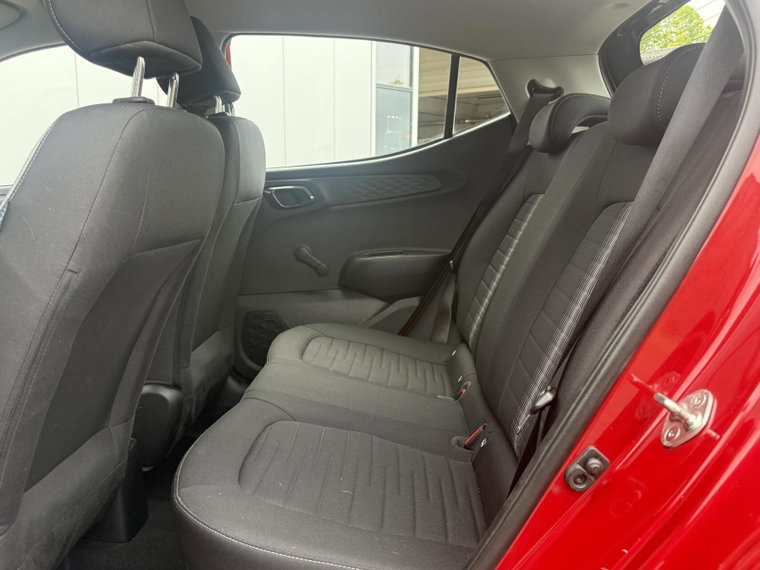Vehicle Image 18