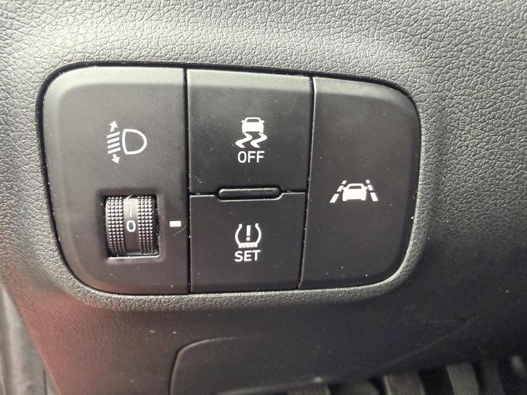 Vehicle Image 28