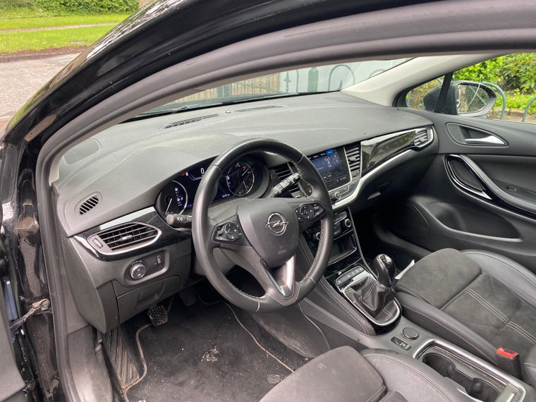 Vehicle Image 12