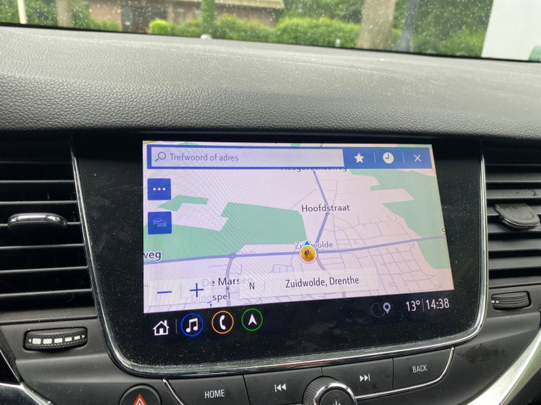 Vehicle Image 25