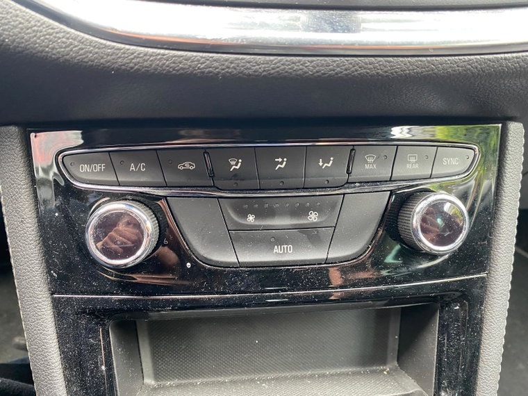 Vehicle Image 27