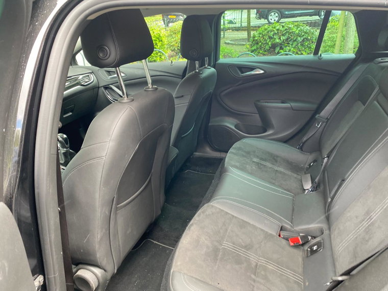 Vehicle Image 32