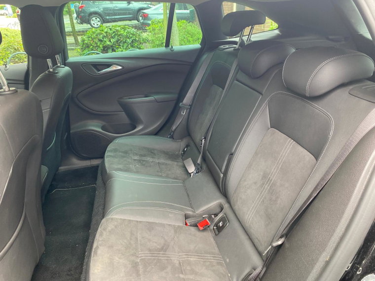 Vehicle Image 33