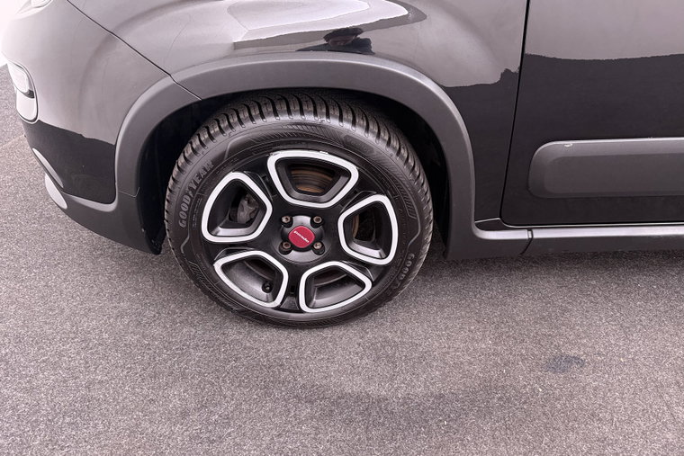 Vehicle Image 7