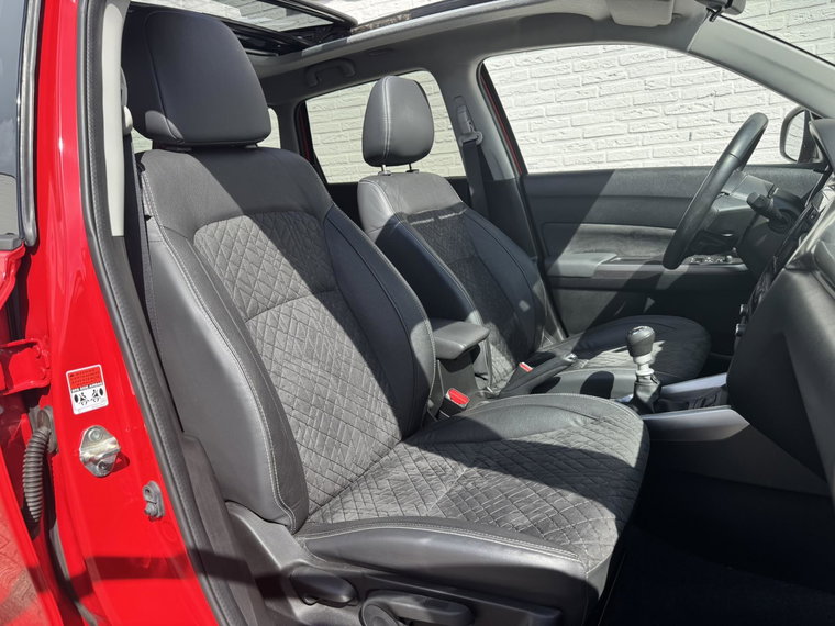 Vehicle Image 37