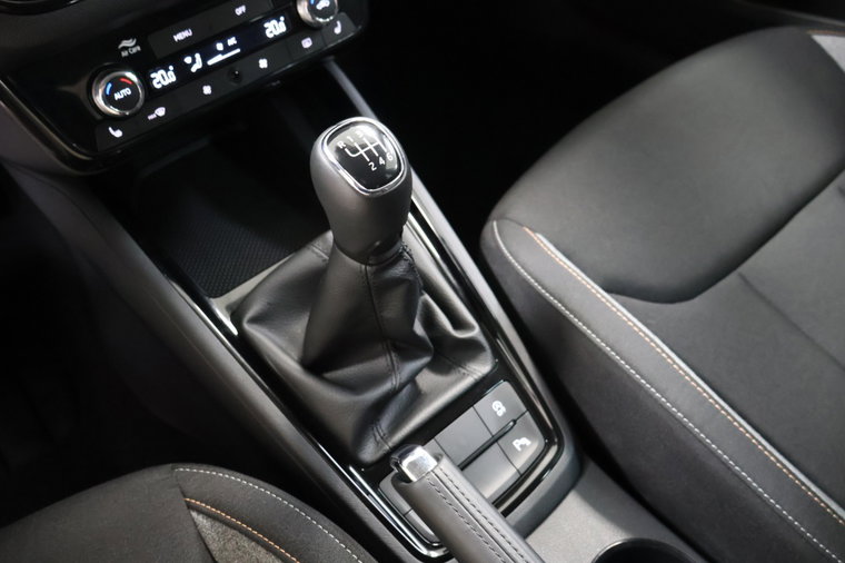Vehicle Image 22