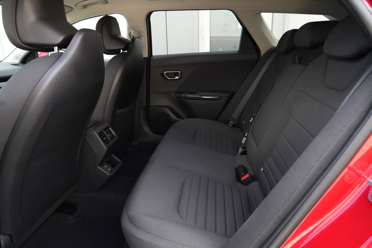 Vehicle Image 25