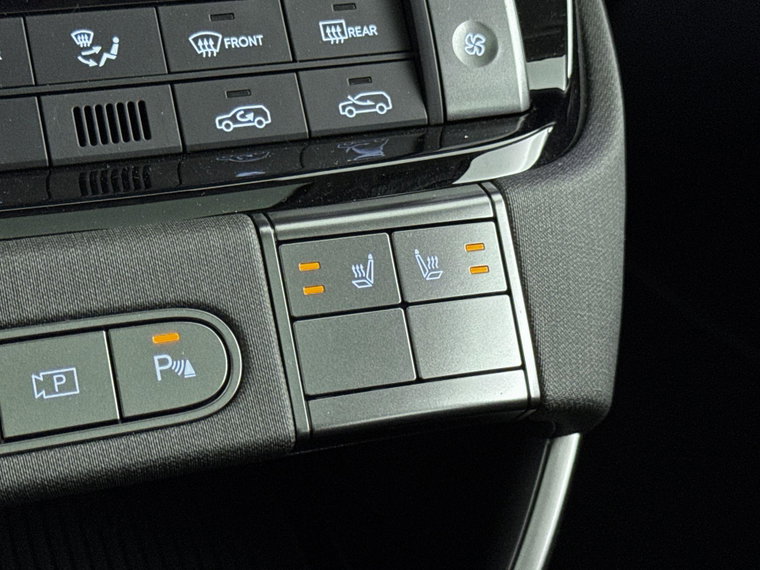 Vehicle Image 24