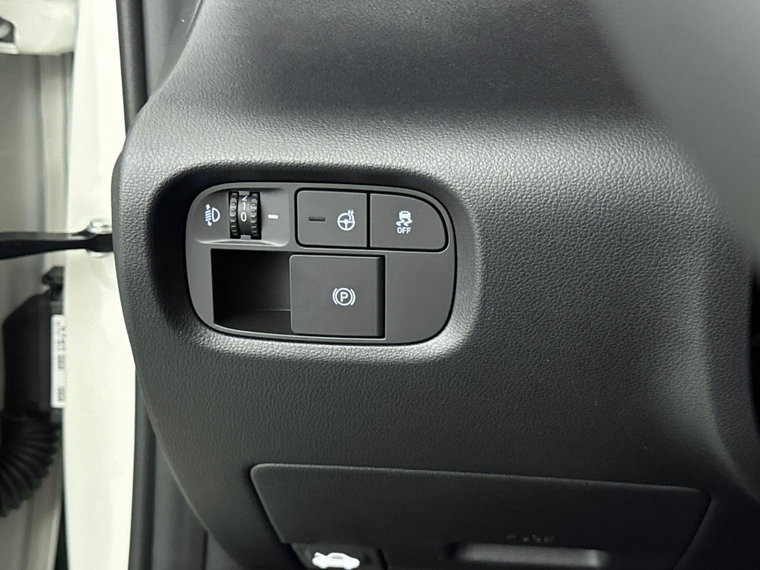 Vehicle Image 24