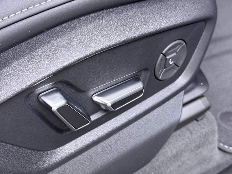 Vehicle Image 41