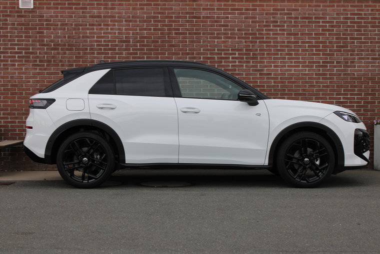 Vehicle Image 24