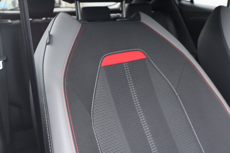Vehicle Image 16