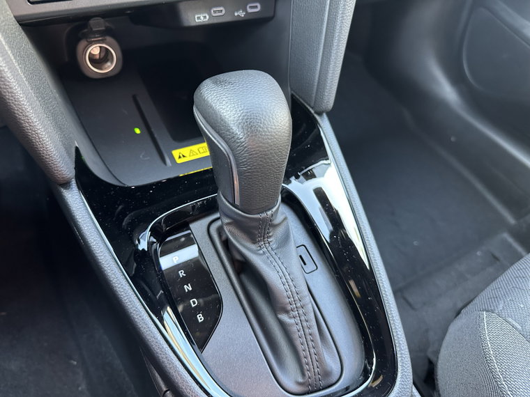 Vehicle Image 25