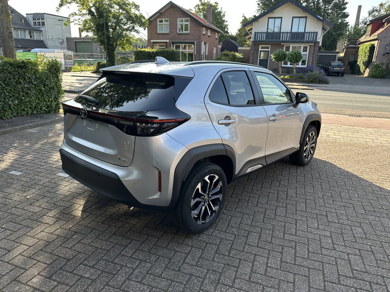 Vehicle Image 8