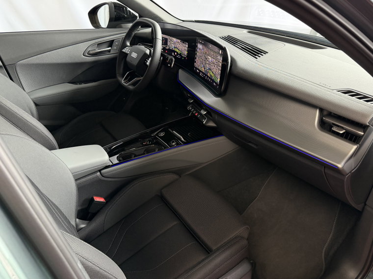 Vehicle Image 37