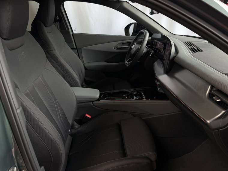 Vehicle Image 39