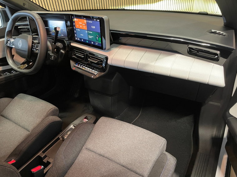 Vehicle Image 21