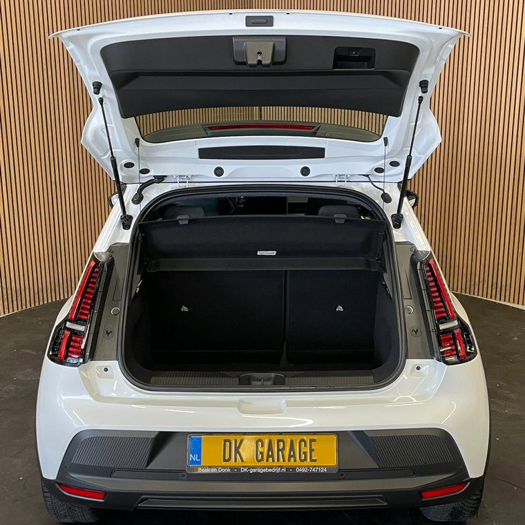 Vehicle Image 26