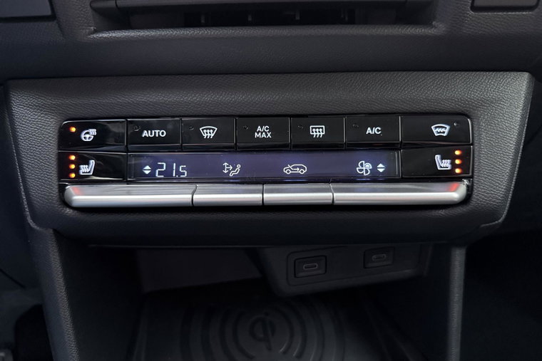 Vehicle Image 24