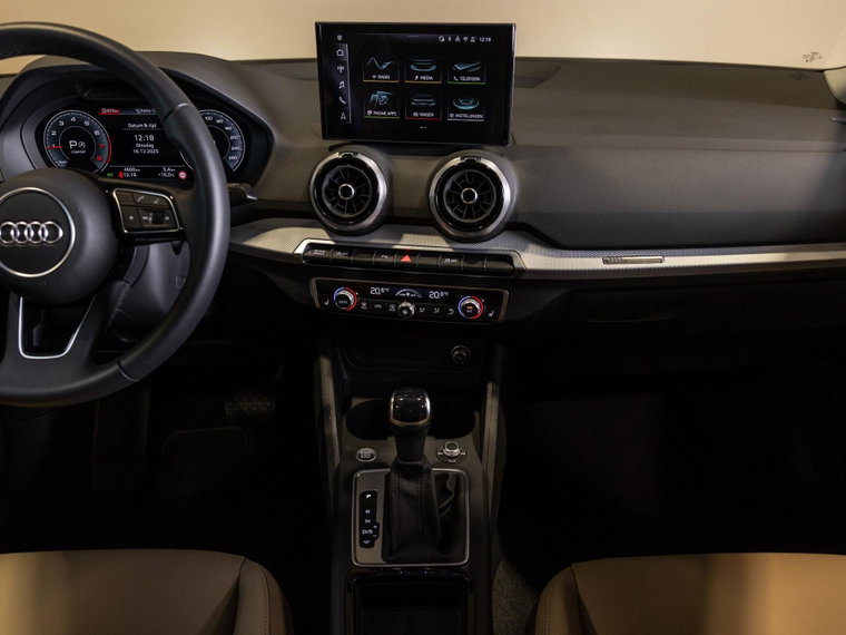 Vehicle Image 30
