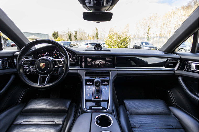 Vehicle Image 32