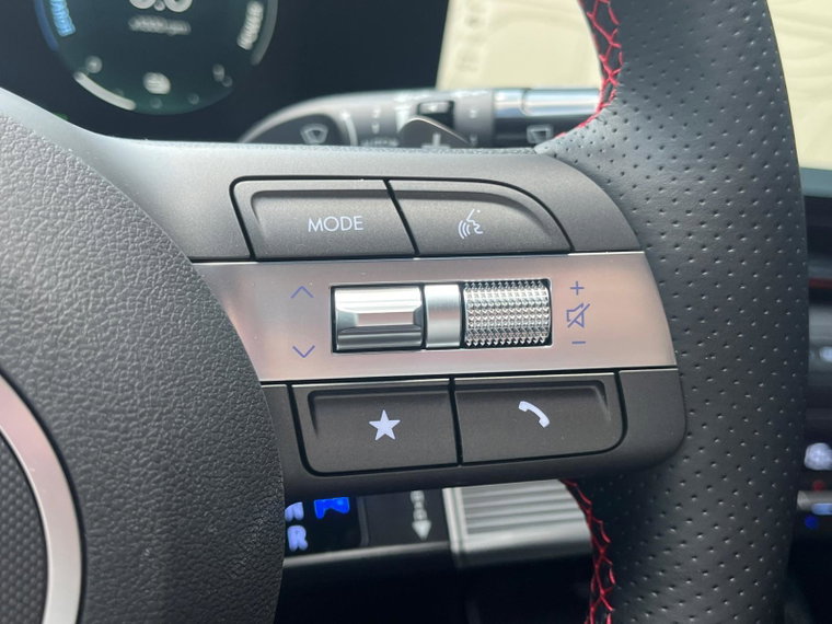 Vehicle Image 24