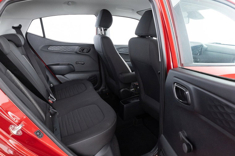 Vehicle Image 8