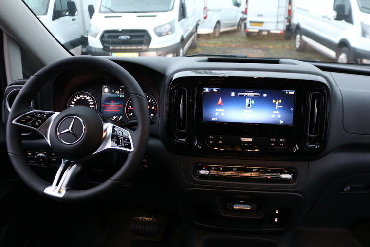 Vehicle Image 30