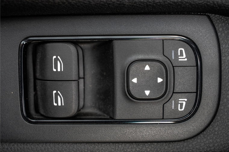 Vehicle Image 27