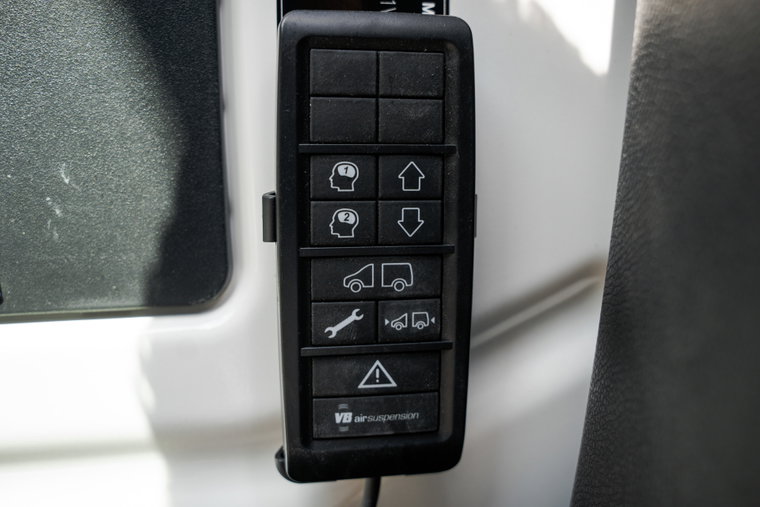 Vehicle Image 28