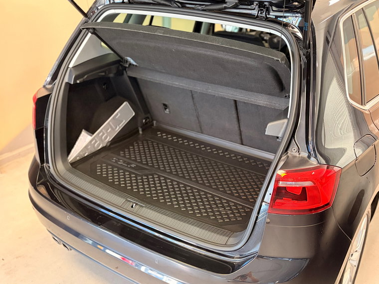 Vehicle Image 37