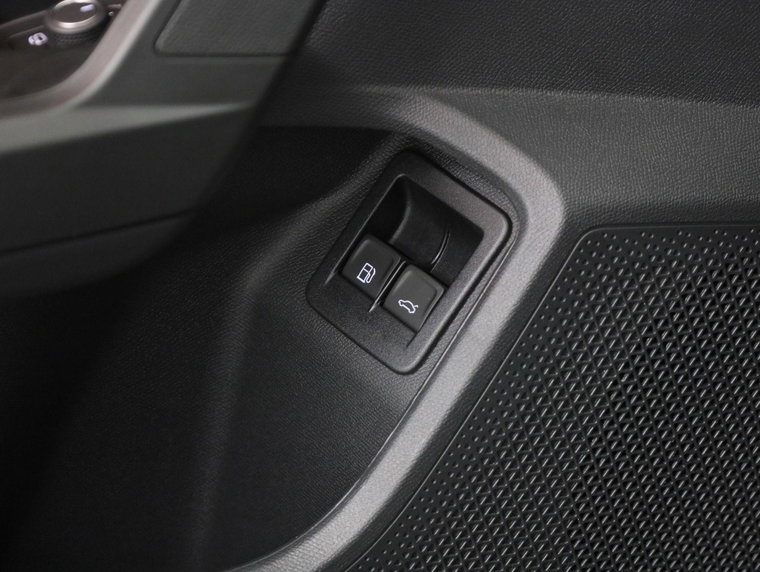 Vehicle Image 48