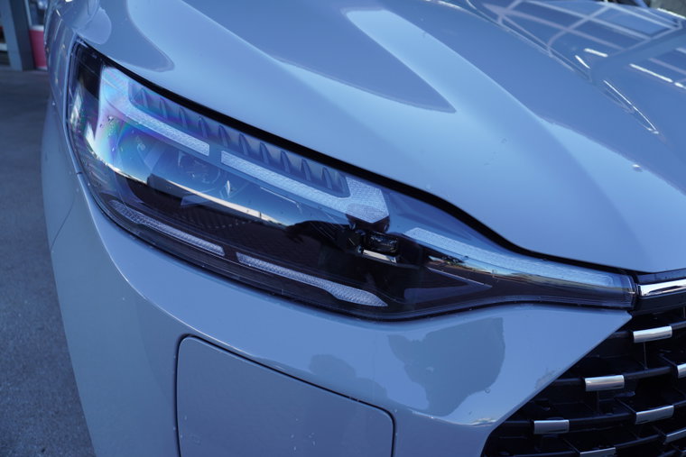 Vehicle Image 12