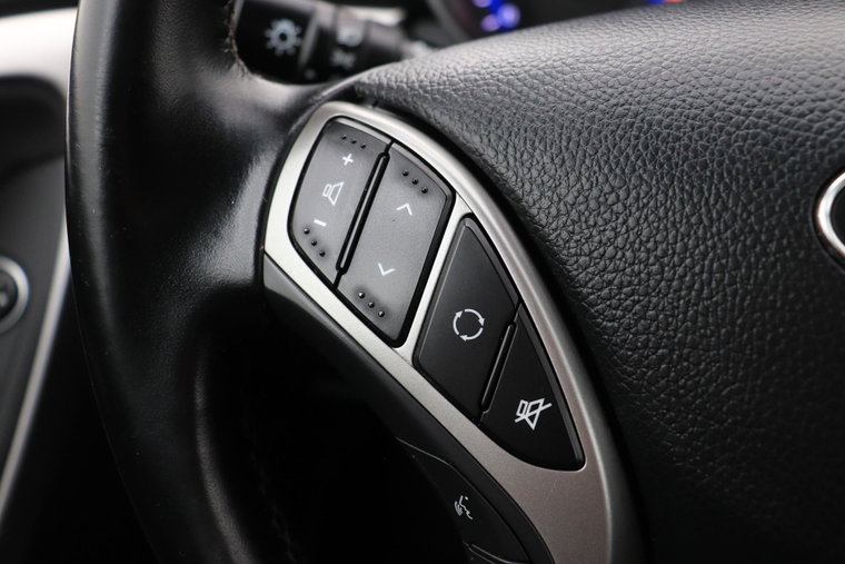 Vehicle Image 23