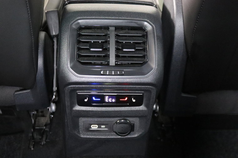 Vehicle Image 26