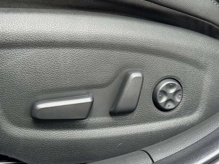 Vehicle Image 39