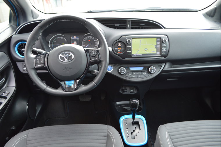 Vehicle Image 16