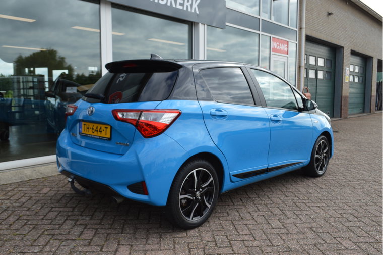 Vehicle Image 9