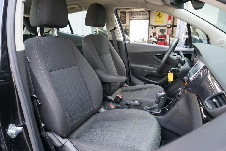 Vehicle Image 11