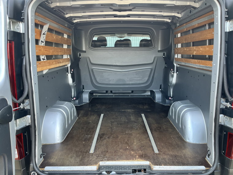 Vehicle Image 25