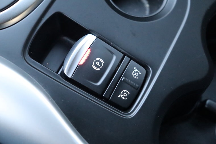 Vehicle Image 25