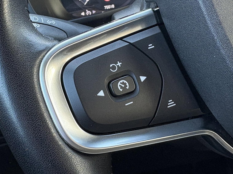 Vehicle Image 28