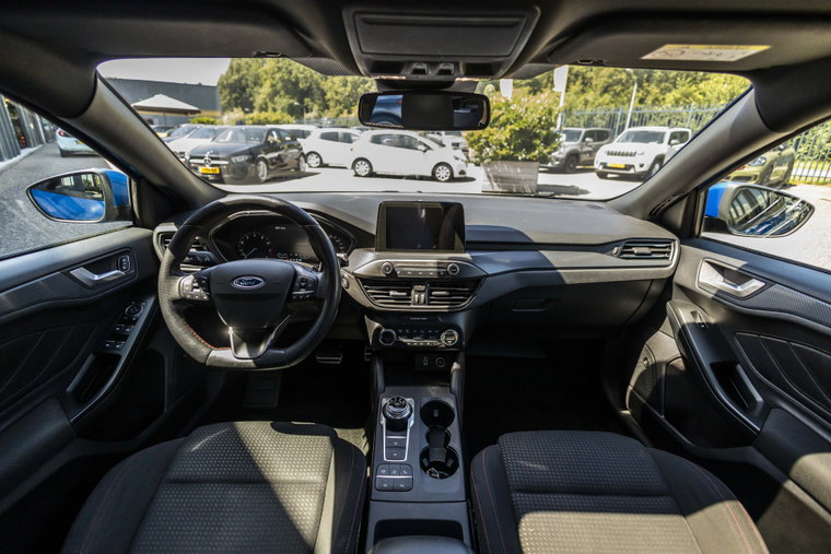 Vehicle Image 13