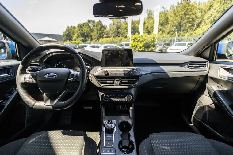 Vehicle Image 15