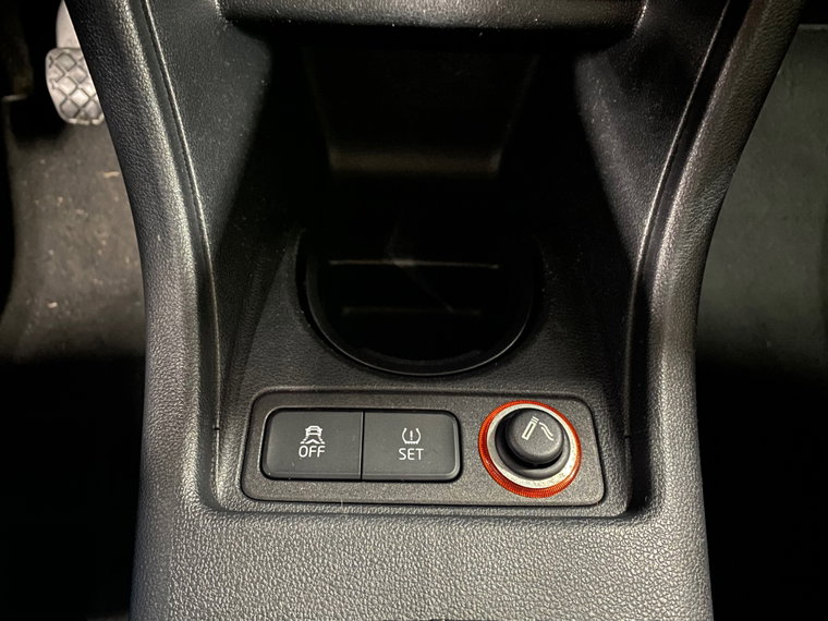 Vehicle Image 28